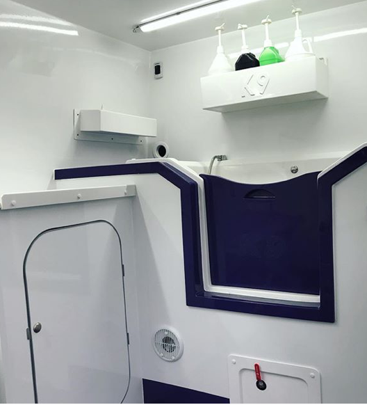 Dog Pod's built-in hydrobath
